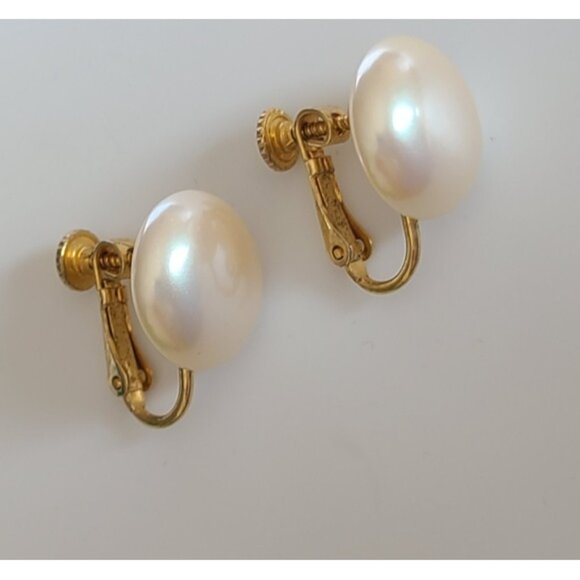 Vintage Marvella Round Screw Back Faux Pearl Gold Plated Statement Earrings - Picture 5 of 9